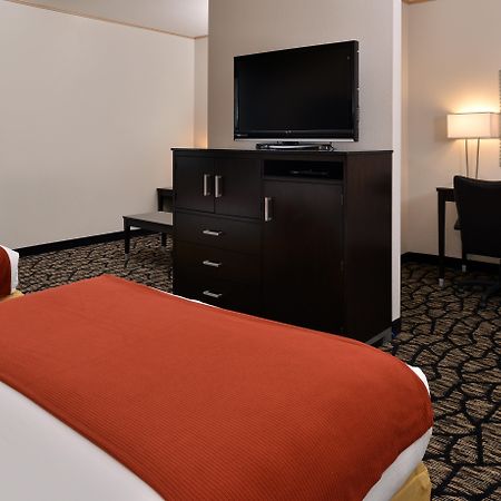 Holiday Inn Express & Suites Tacoma South - Lakewood By Ihg Екстериор снимка