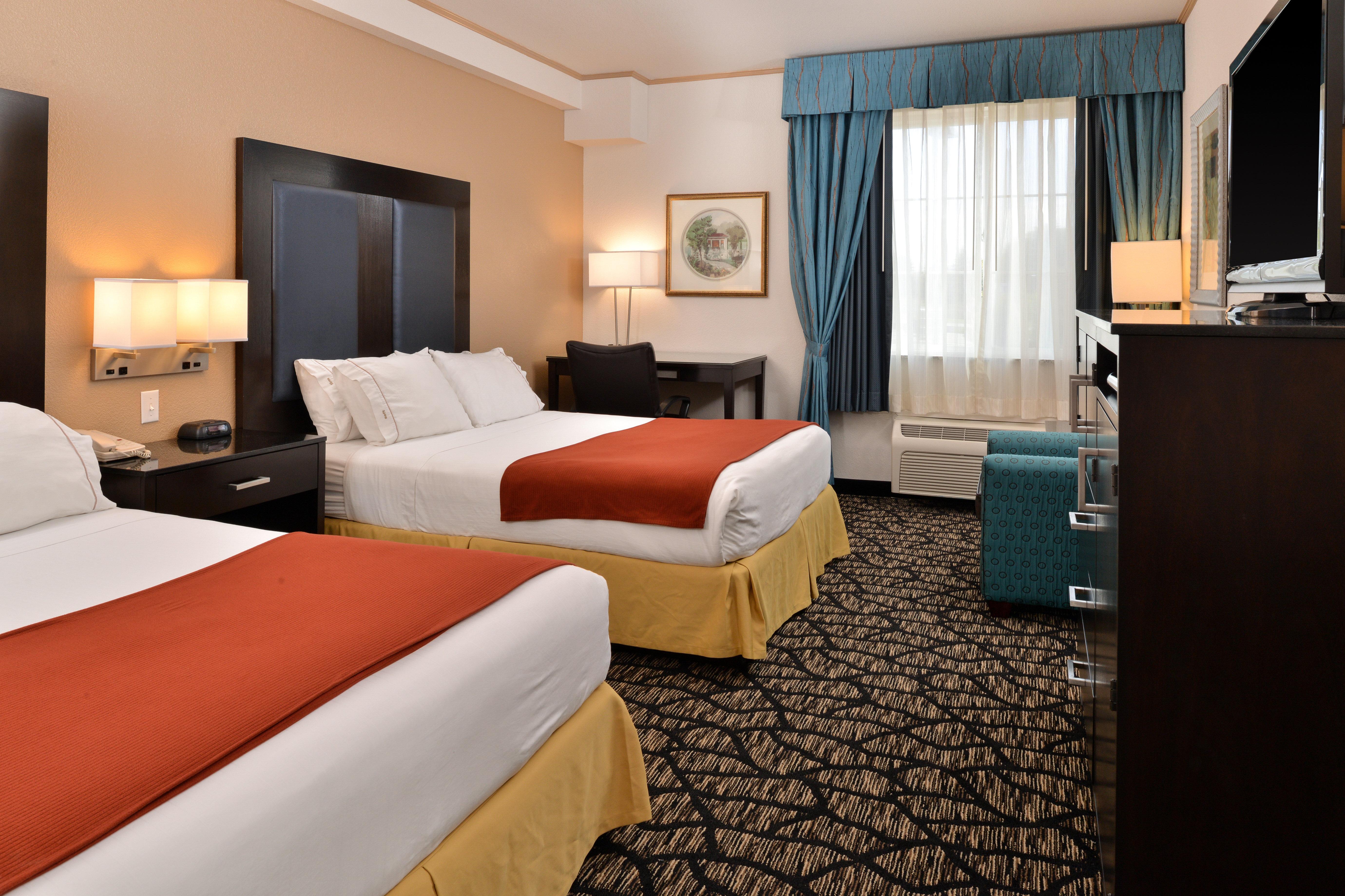 Holiday Inn Express & Suites Tacoma South - Lakewood By Ihg Екстериор снимка