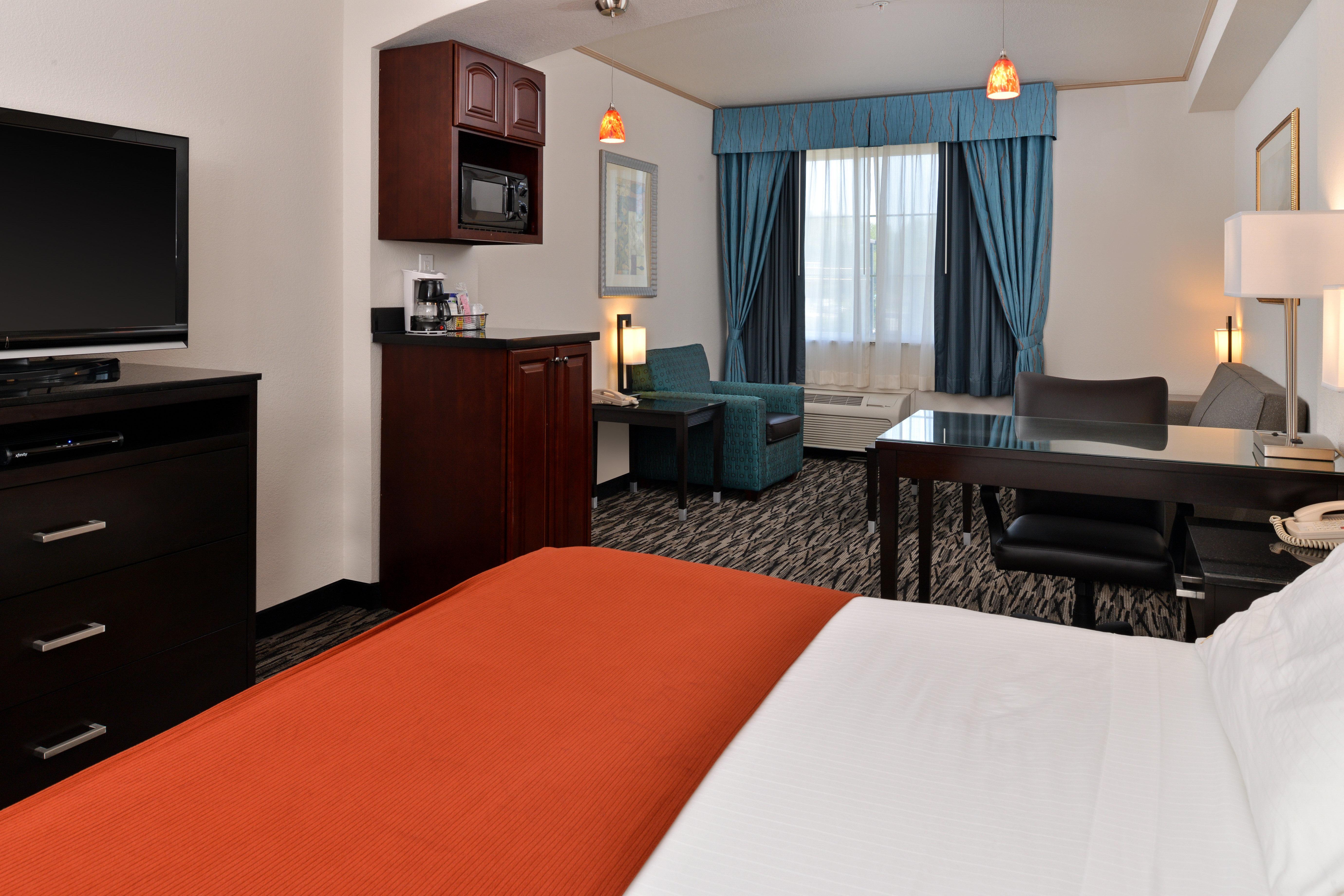 Holiday Inn Express & Suites Tacoma South - Lakewood, An Ihg Hotel Екстериор снимка