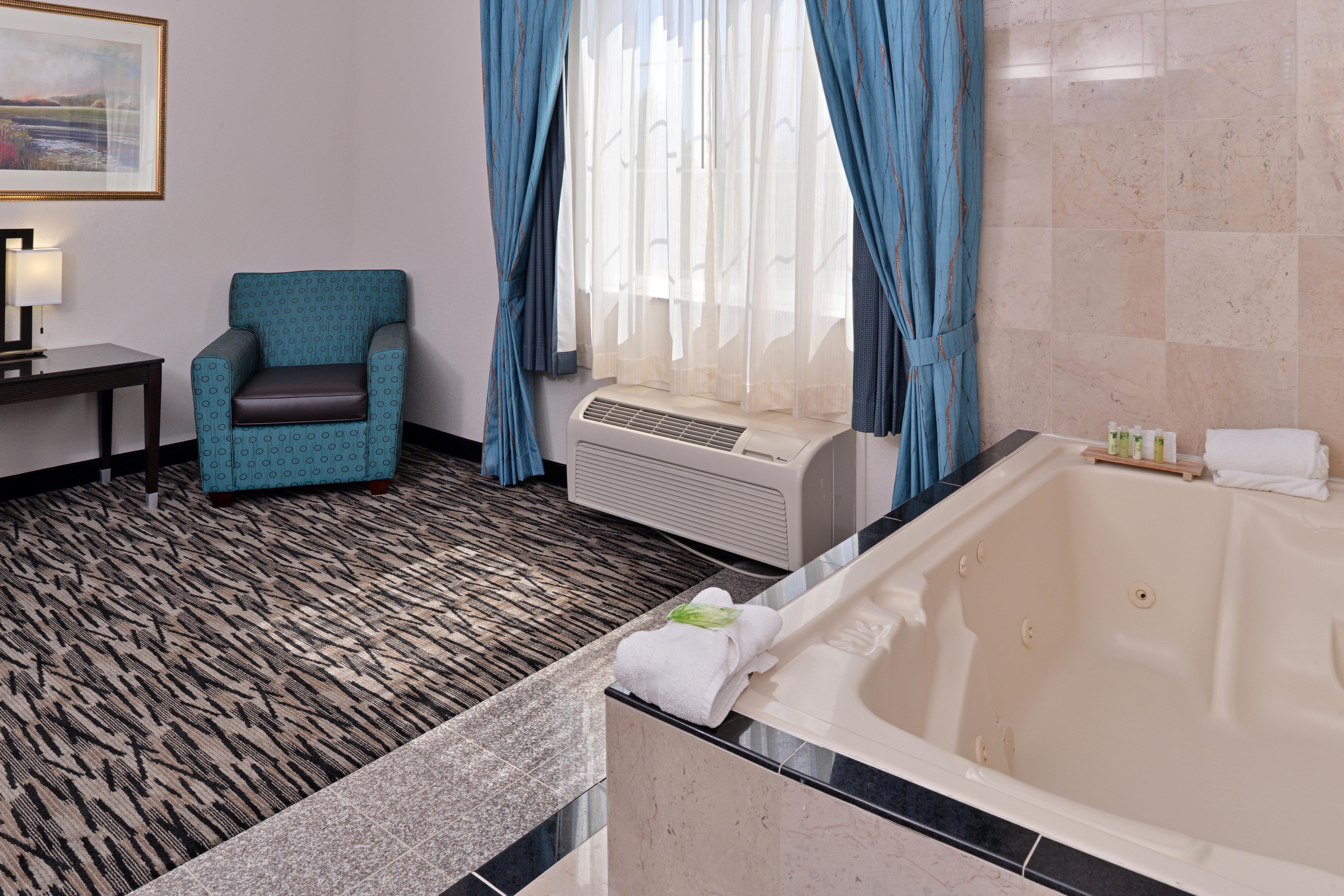 Holiday Inn Express & Suites Tacoma South - Lakewood By Ihg Екстериор снимка