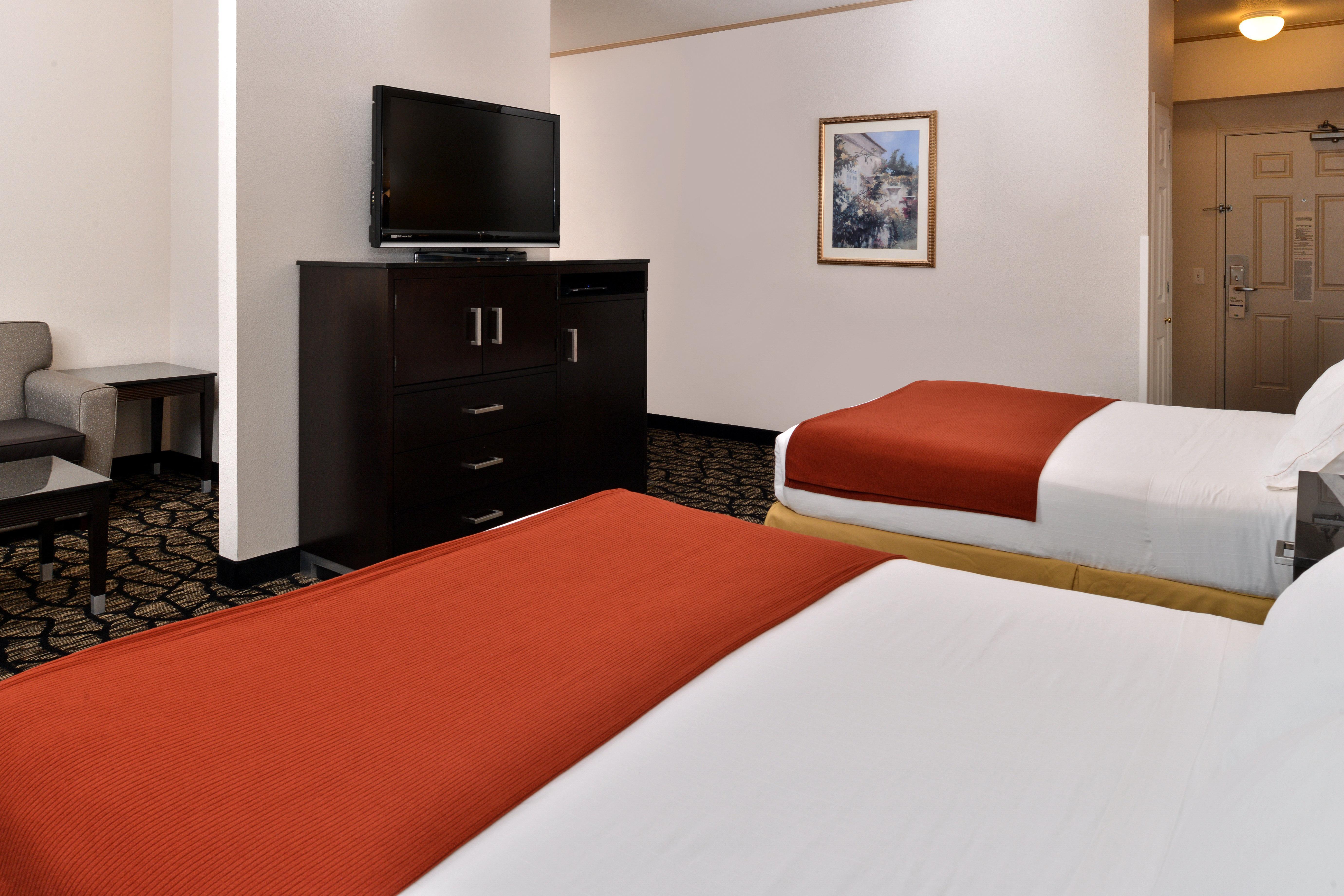 Holiday Inn Express & Suites Tacoma South - Lakewood By Ihg Екстериор снимка