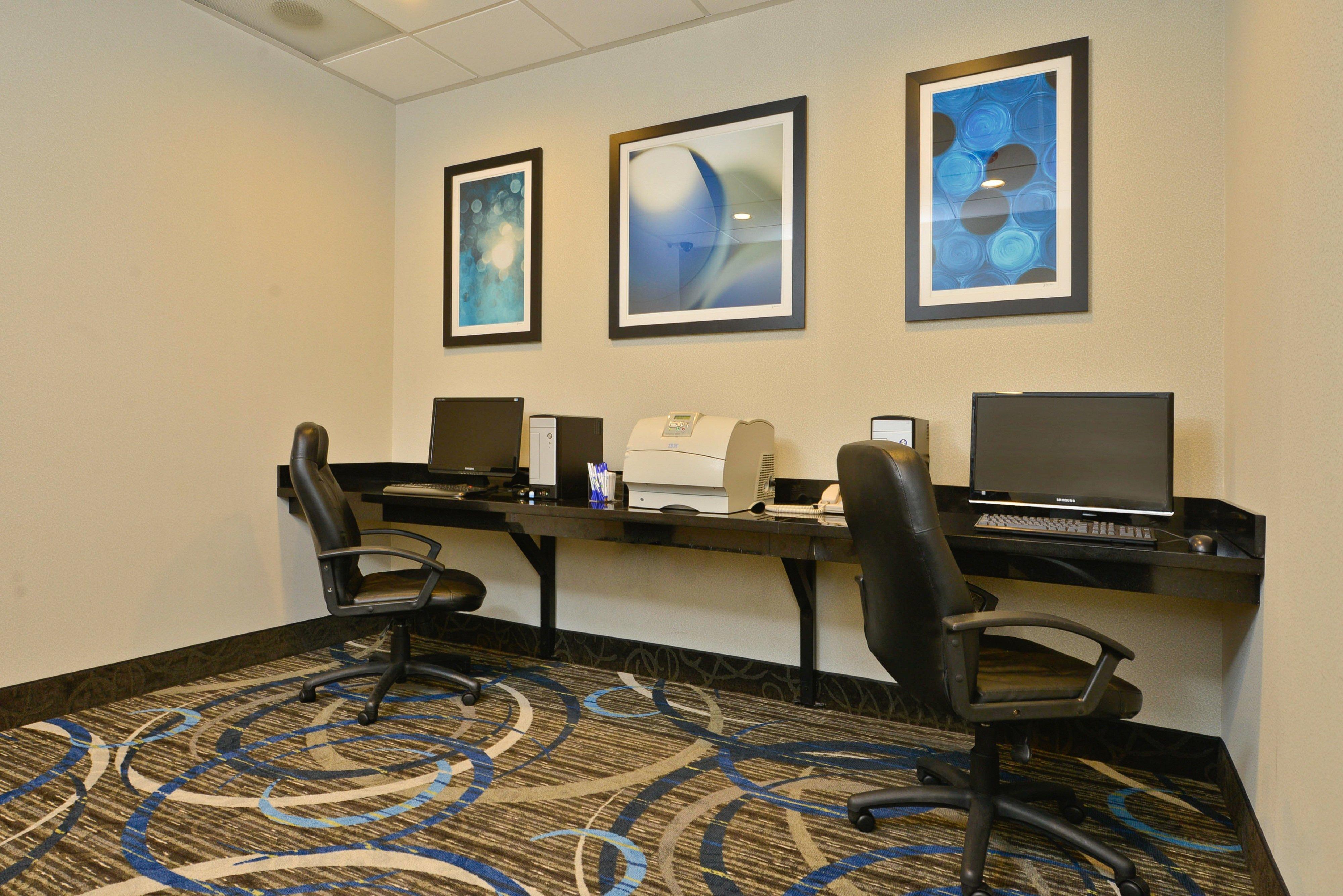 Holiday Inn Express & Suites Tacoma South - Lakewood By Ihg Екстериор снимка
