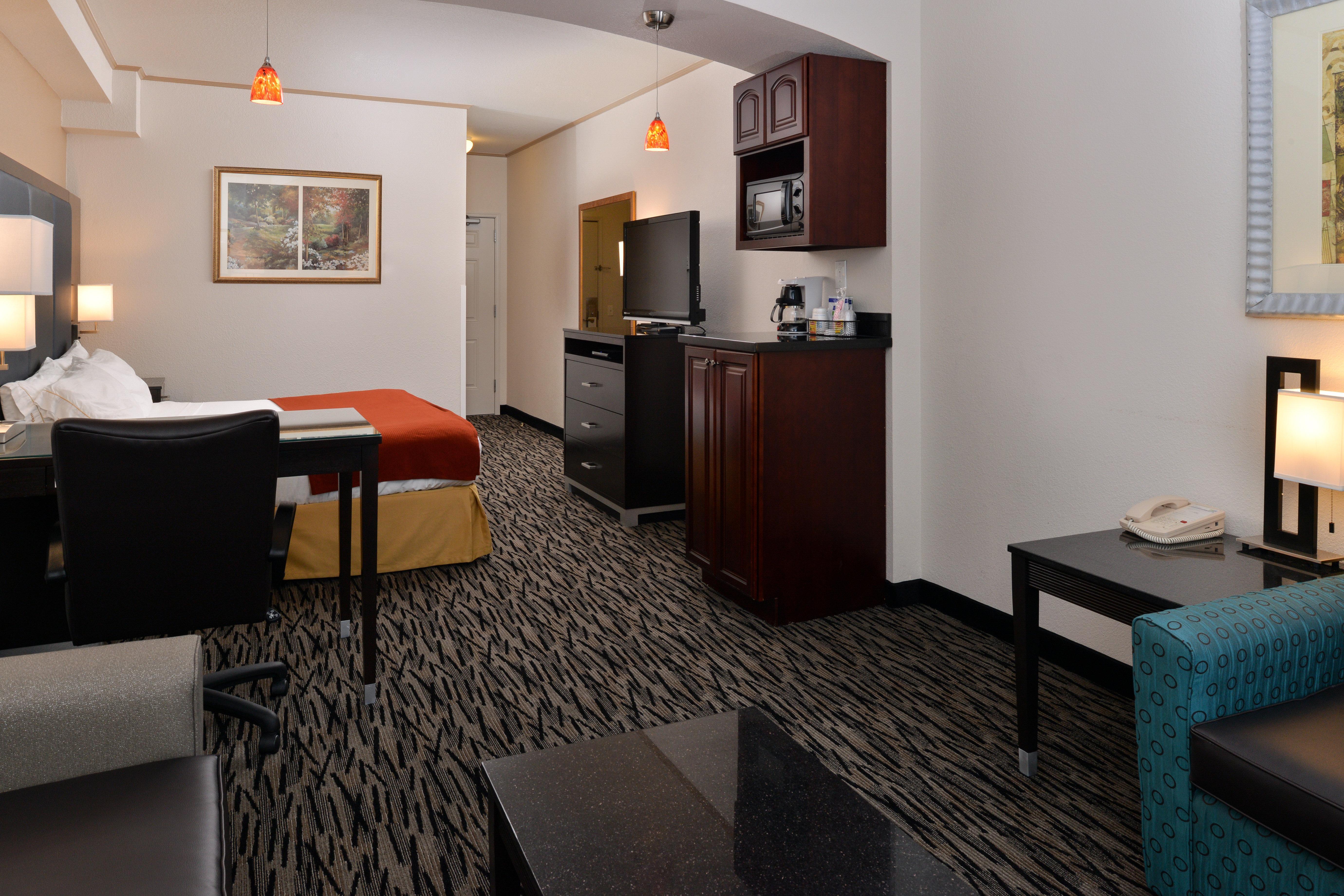 Holiday Inn Express & Suites Tacoma South - Lakewood By Ihg Екстериор снимка