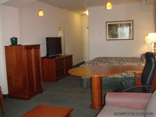 Holiday Inn Express & Suites Tacoma South - Lakewood By Ihg Стая снимка