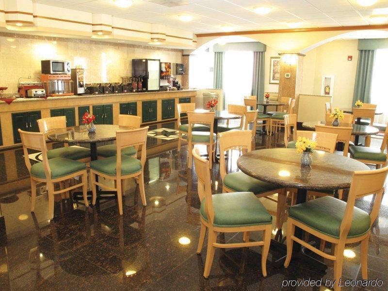 Holiday Inn Express & Suites Tacoma South - Lakewood By Ihg Ресторант снимка